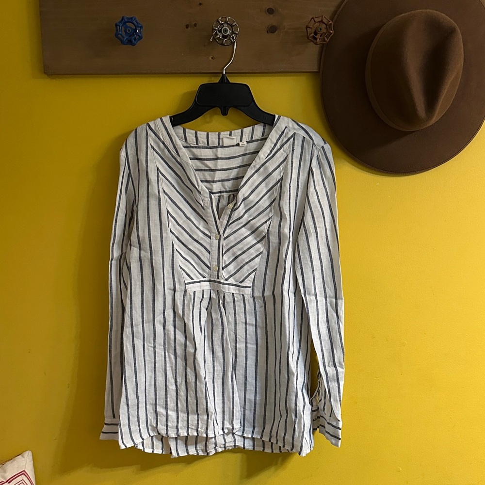 GAP White and Blue Striped Blouse